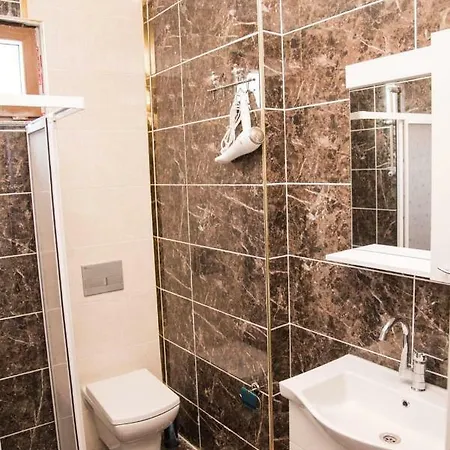 Nazar Aparthotel